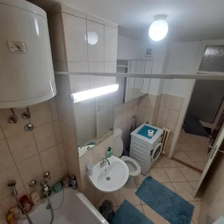 Dobrinja Apartments, Apartment
